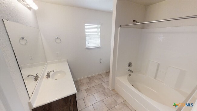 Building Photo - 3807 John Haedge Dr