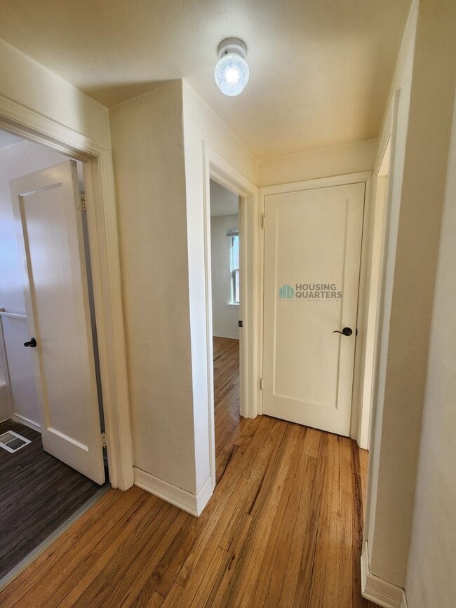 Building Photo - 3904 W Wellesley Ave