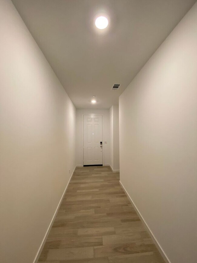 Building Photo - Beautiful Home with Solar