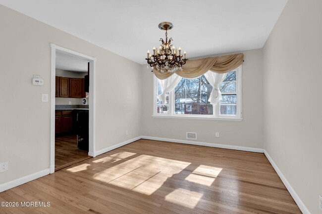 Building Photo - 7 Klein St