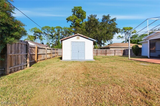 Building Photo - 18554 Zinnia Rd