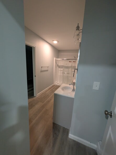 Building Photo - 27 W Notre Dame St