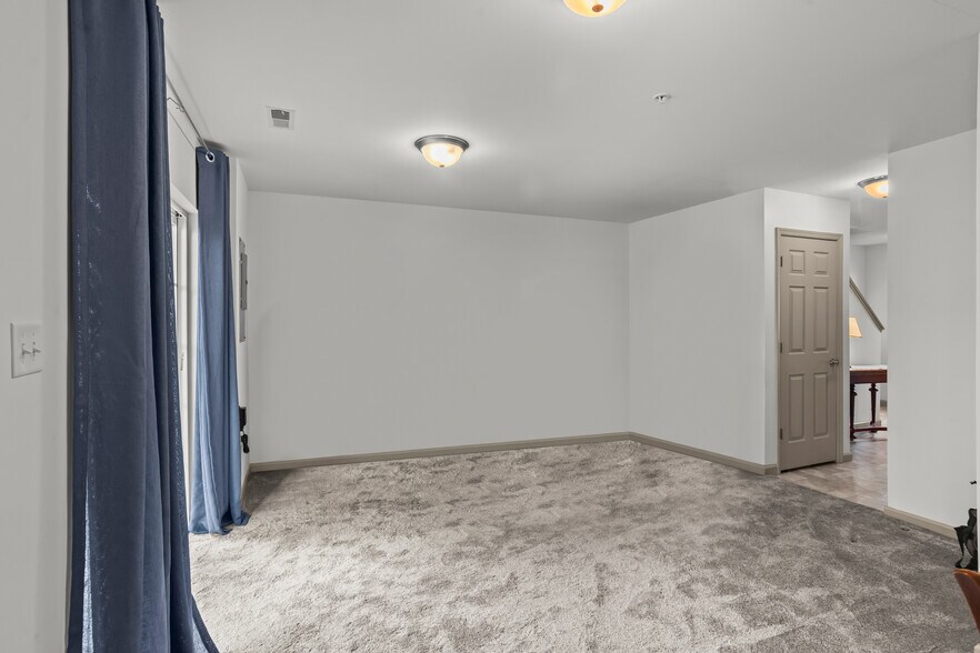 Building Photo - 14 Indiana Cir