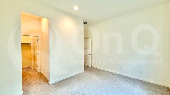 Building Photo - 21096 E Arroyo Verde Dr