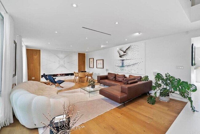 Building Photo - 7713 Esterel Dr