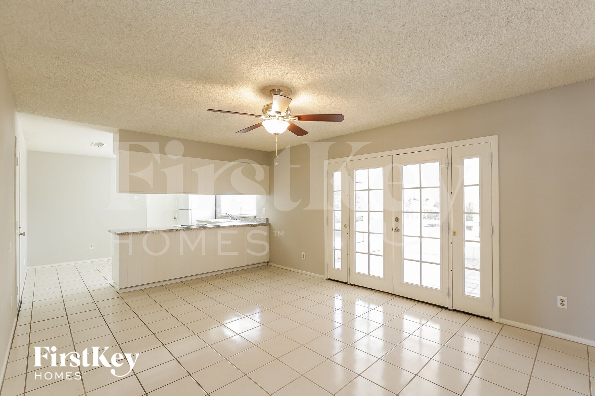 Building Photo - 2922 E Sierra St