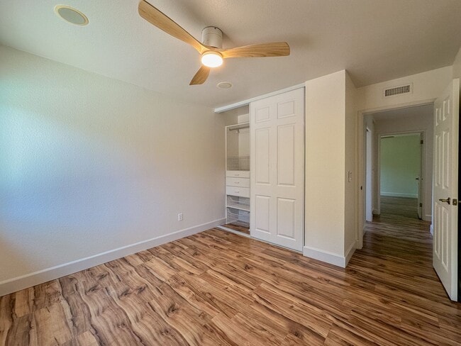 Building Photo - Stylish 4 Bedroom, 2 Bath Single-Story wit...