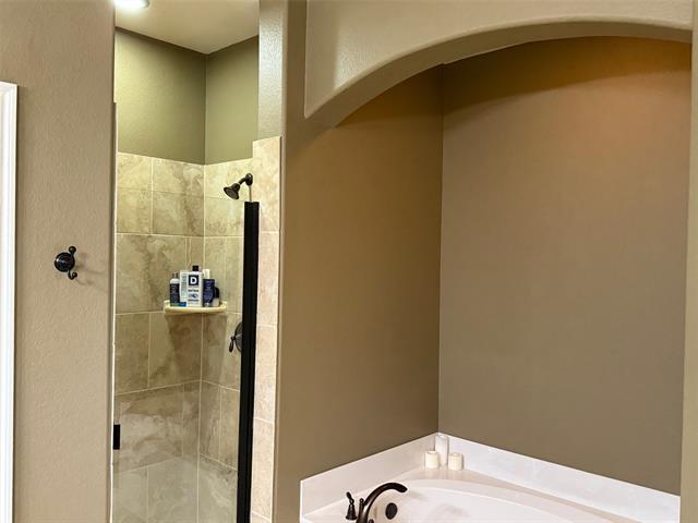 Building Photo - 5725 Knox Dr