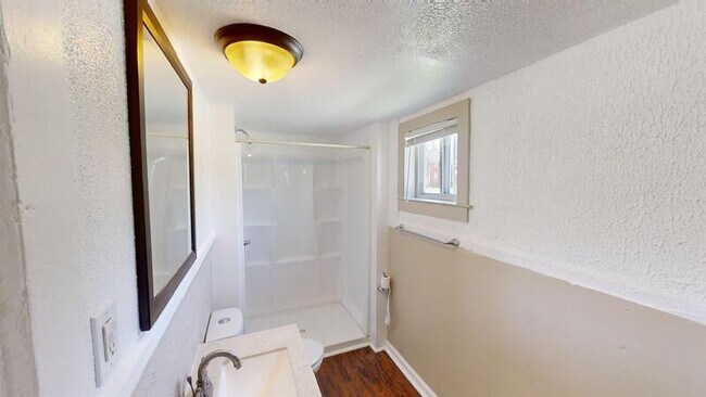 Building Photo - 716 Pearl St