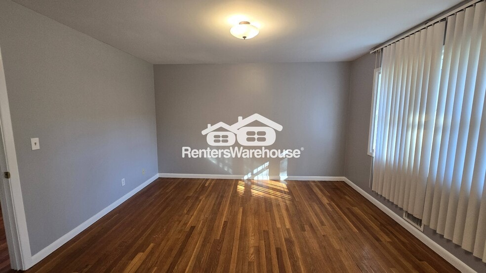 Building Photo - 1305 Panola Rd