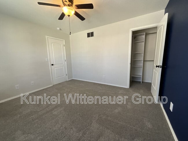 Building Photo - 329 Ring of Kerry Dr