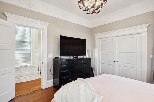 Building Photo - 1809 Page St