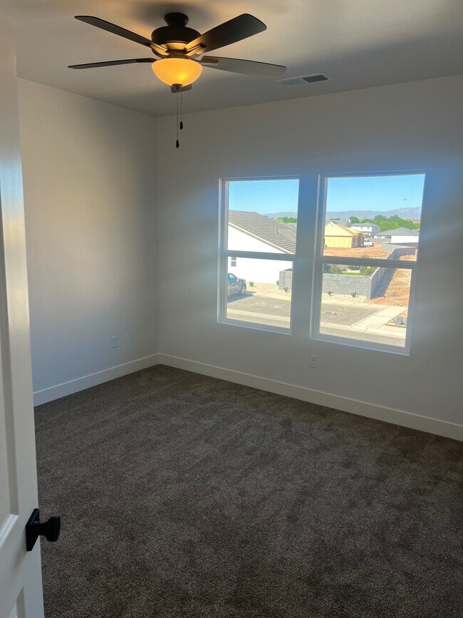Building Photo - 1804 S Livy Ln