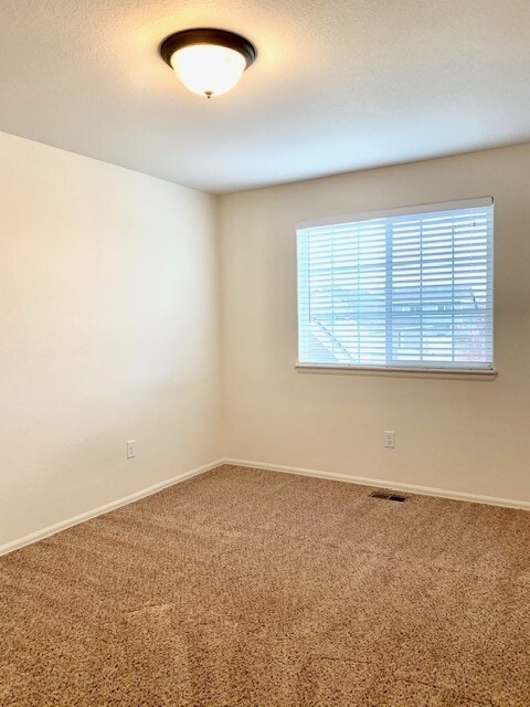 Building Photo - Spacious 3 Bedroom Home in Heron Pointe Subdivision in South Loveland/Berthoud!