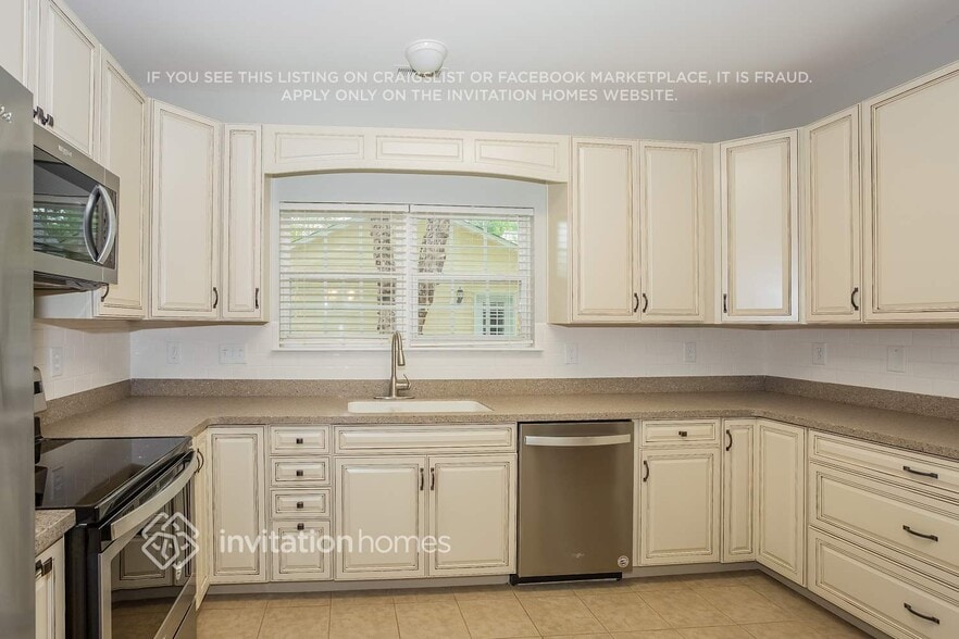 Building Photo - 9215 Ducati Ln