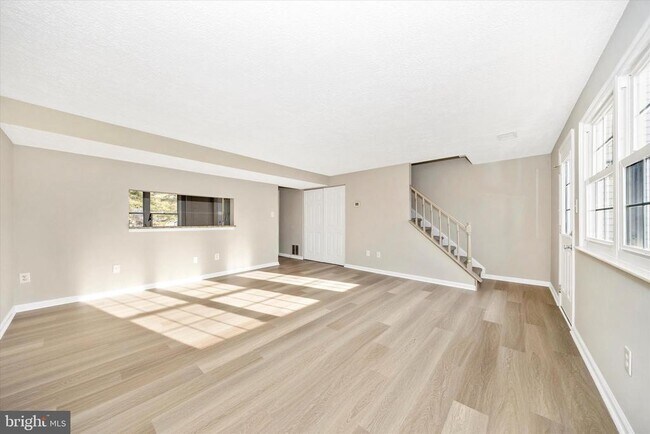 Building Photo - 103 Savannah Ct