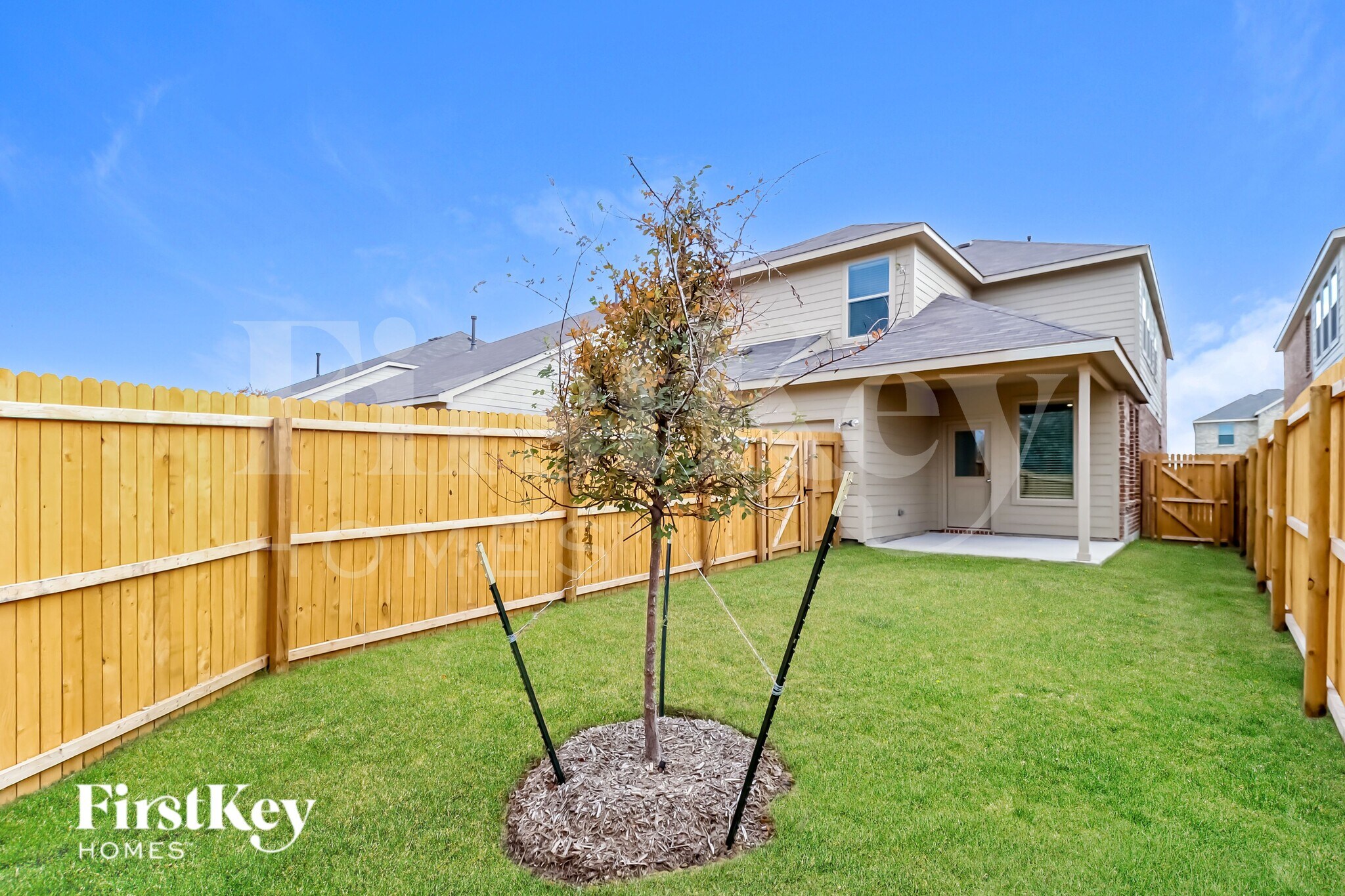 Building Photo - 10113 Elkhorn Dr
