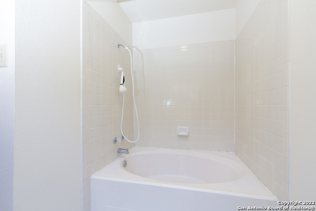 Building Photo - 13011 Feather Ridge Dr