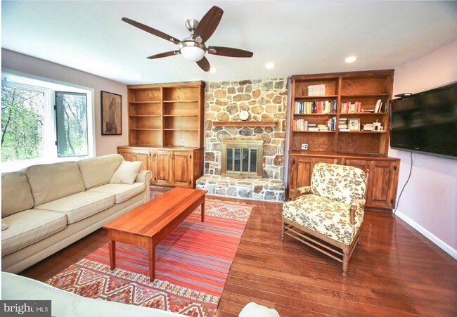 Building Photo - 1120 Cymry Dr
