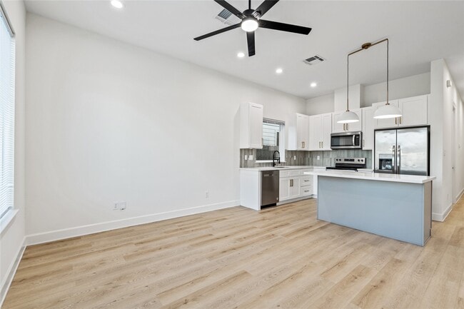 Building Photo - 8324 Corinth St