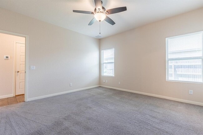 Building Photo - 746 Farmers Dell