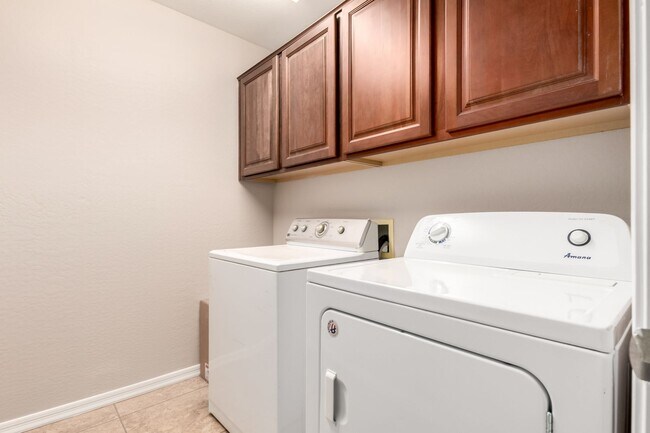 Building Photo - Spacious 3-Bedroom Home with Den in Gilbert!