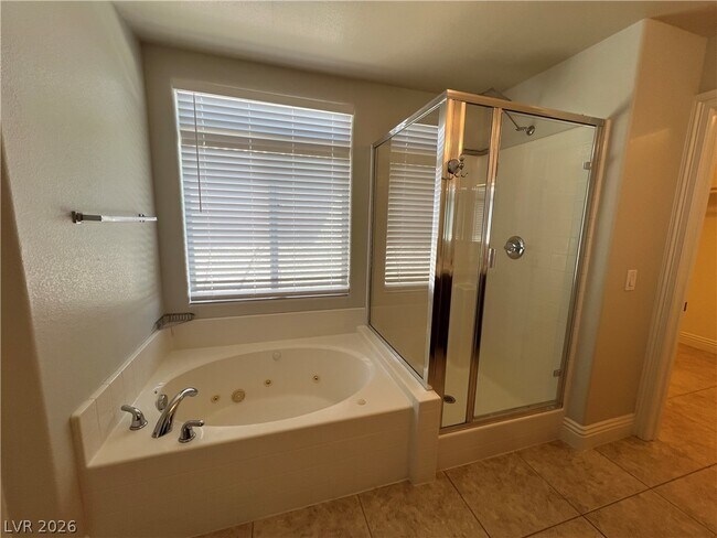 Building Photo - 9460 Glendora Valley St