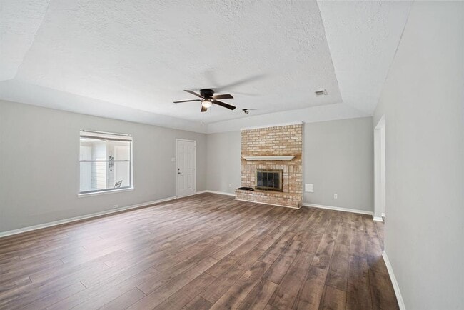 Building Photo - 801 Thornwood Dr