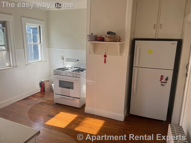 Building Photo - 73 Frederick Ave