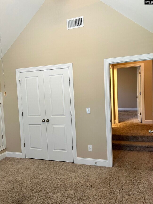Building Photo - 105 High Bluff Ln