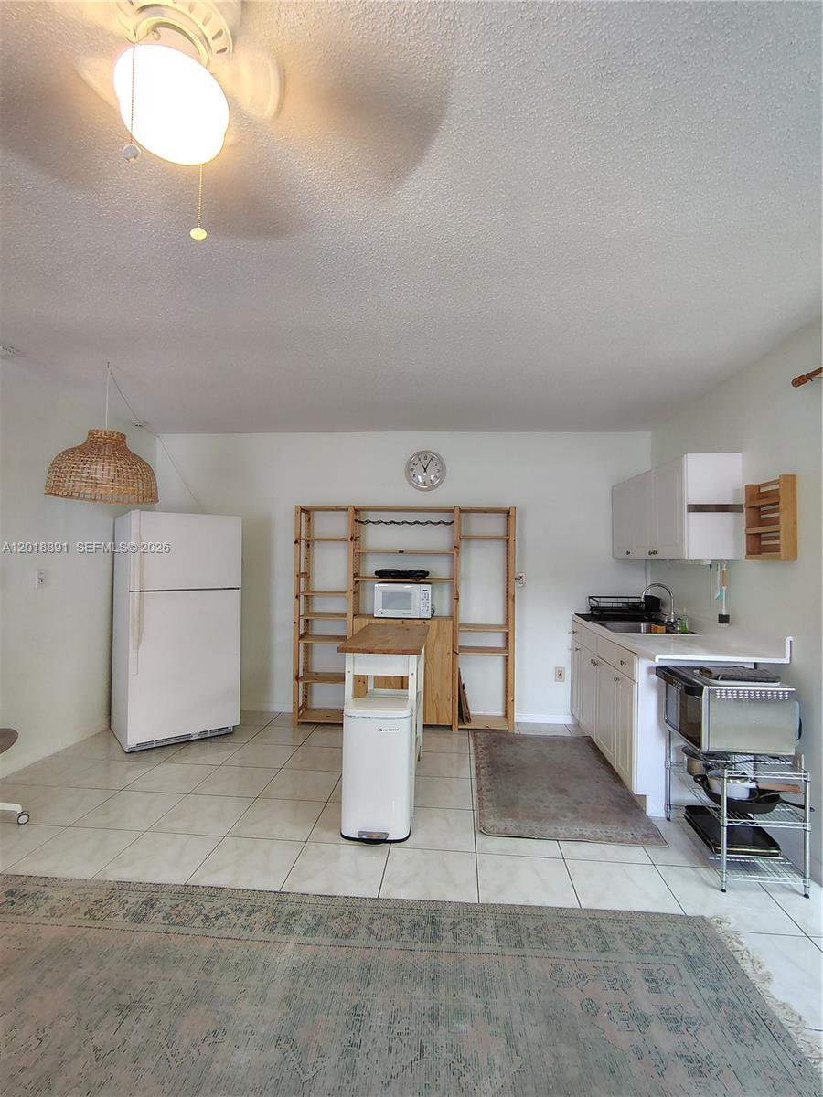 Building Photo - 1100 SW 88th Ave