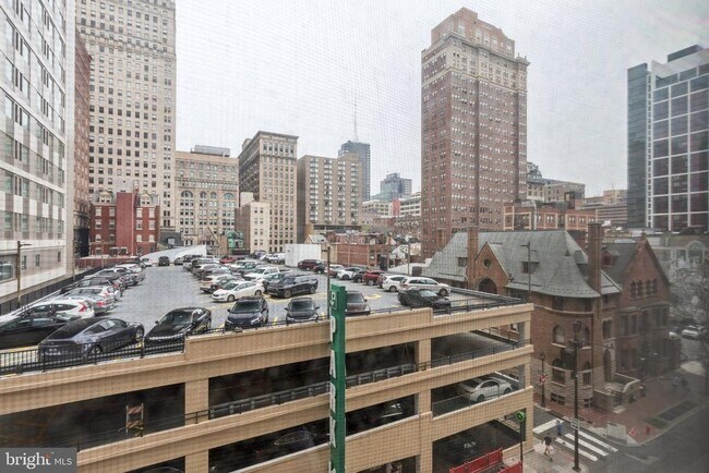 Building Photo - 1324 Locust St