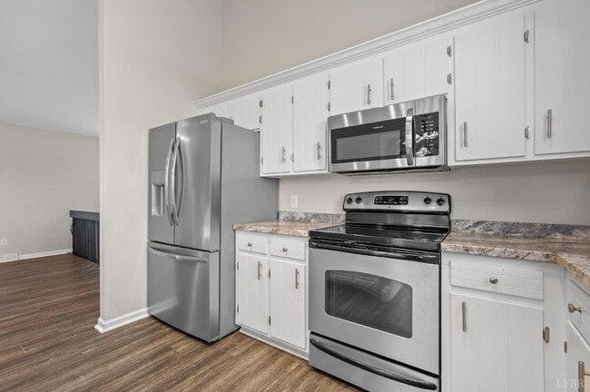 Building Photo - 117 Settlement Dr