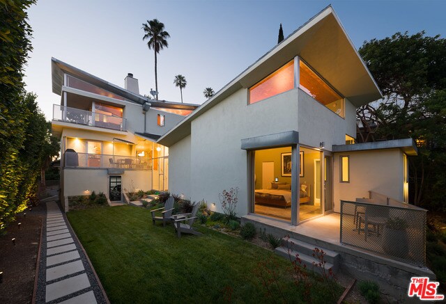 Primary Photo - 1716 Micheltorena St