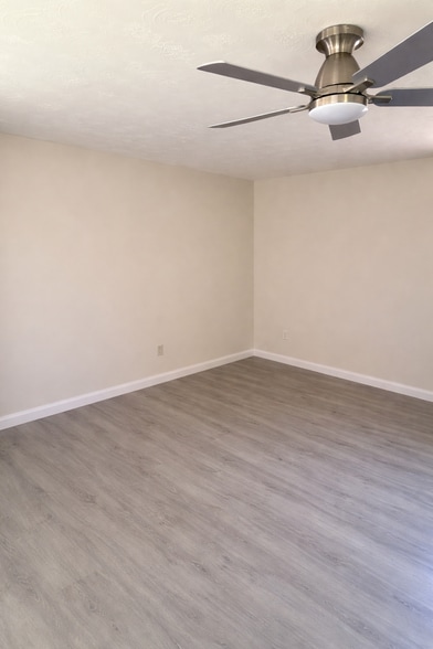 Building Photo - 2603 Almond Dr