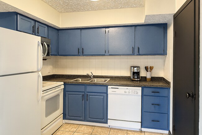 Building Photo - 1600 Worthington Row Dr