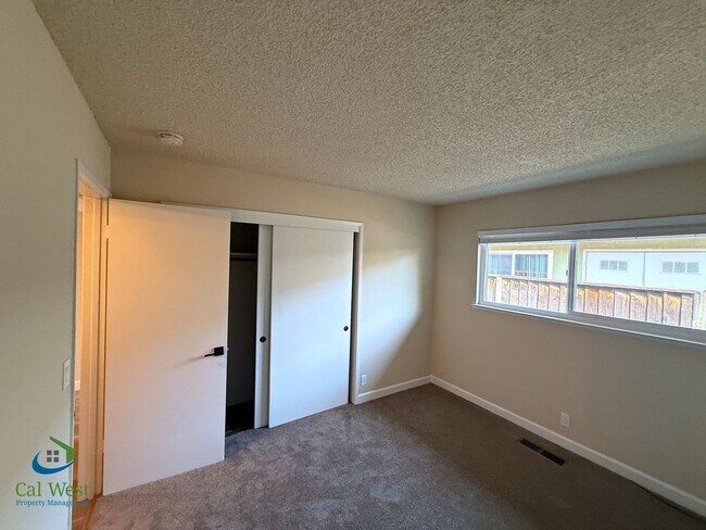 Building Photo - 01167 - P - 5863/5865 Hillview Ave. - OWNE...