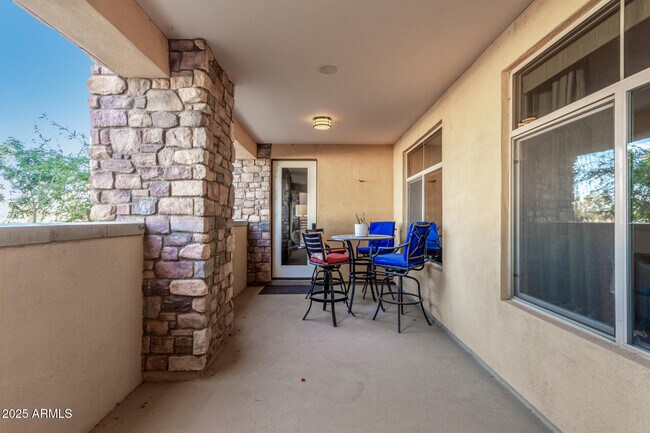 Building Photo - 4909 N Woodmere Fairway