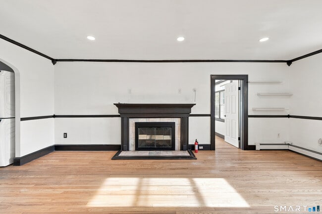 Building Photo - 109 Johnson St