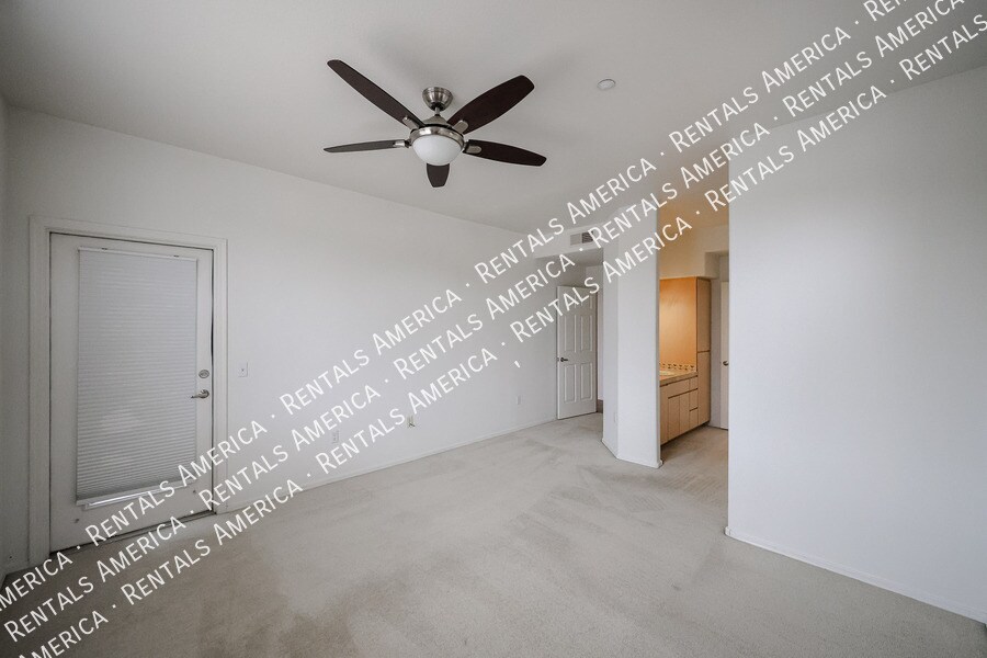 Building Photo - 5303 N 7th St