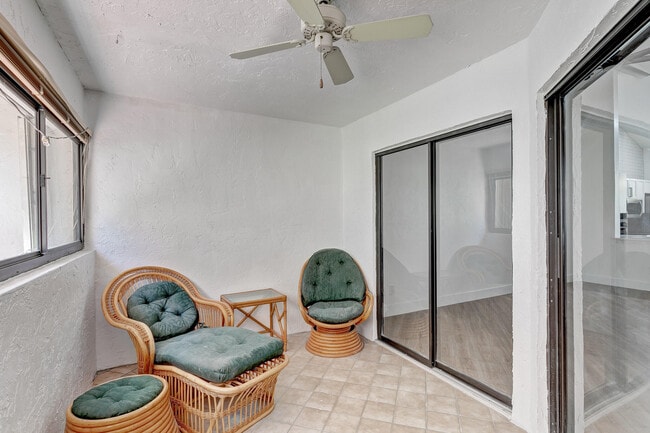 Building Photo - 205 Sea Oats Dr