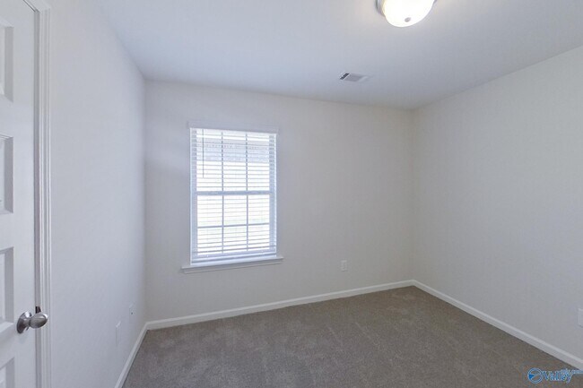 Building Photo - 781 Park Ln