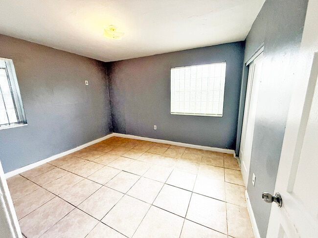 Building Photo - 13325 NW 17th Ave