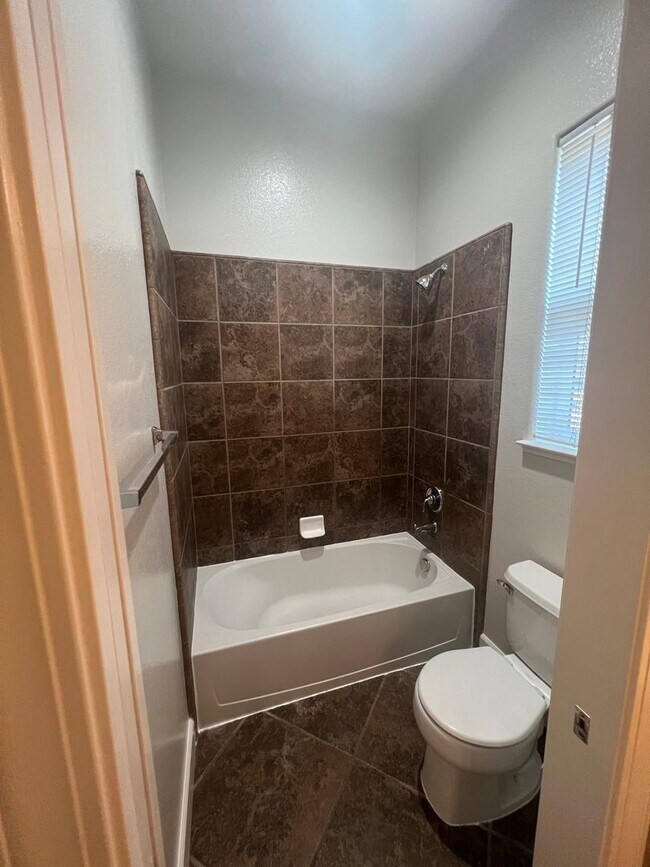 Building Photo - 721 Bluestone Cir