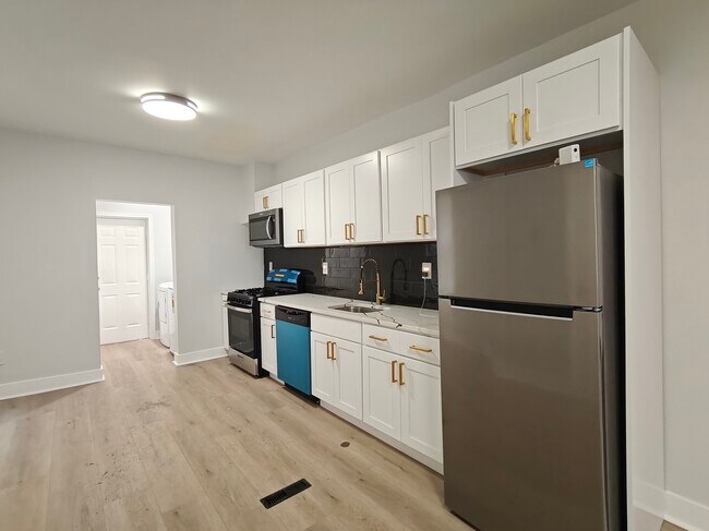 Building Photo - 223 N 58th St