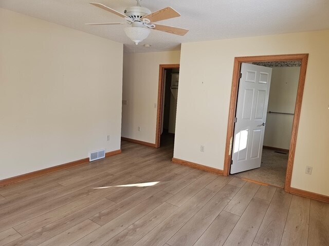 Bath, Laundry & Master Entry - 1009 Woodland St SW