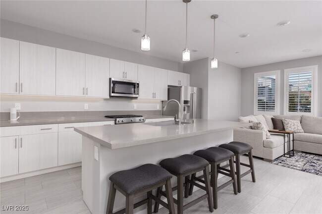 Building Photo - 11272 Gravitation Dr