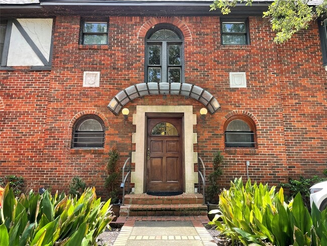 Building Photo - 429 Hawthorne St