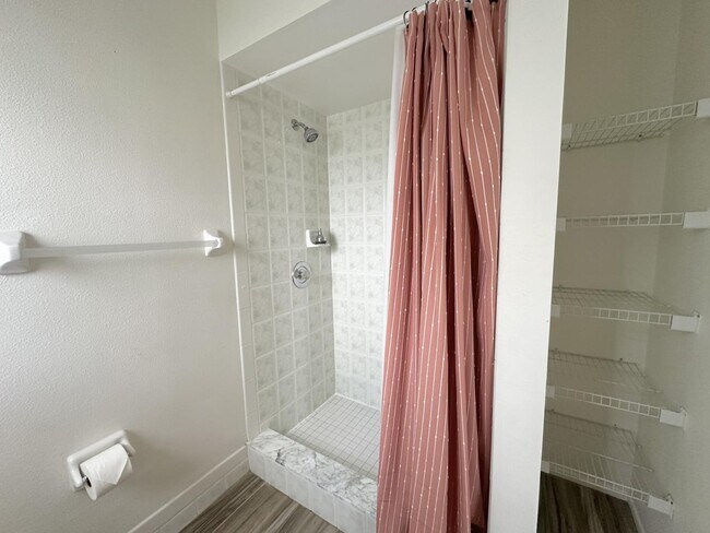Building Photo - 2-bed, 2-bath Villa