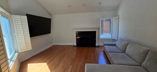 Building Photo - 15050 Sherman Way